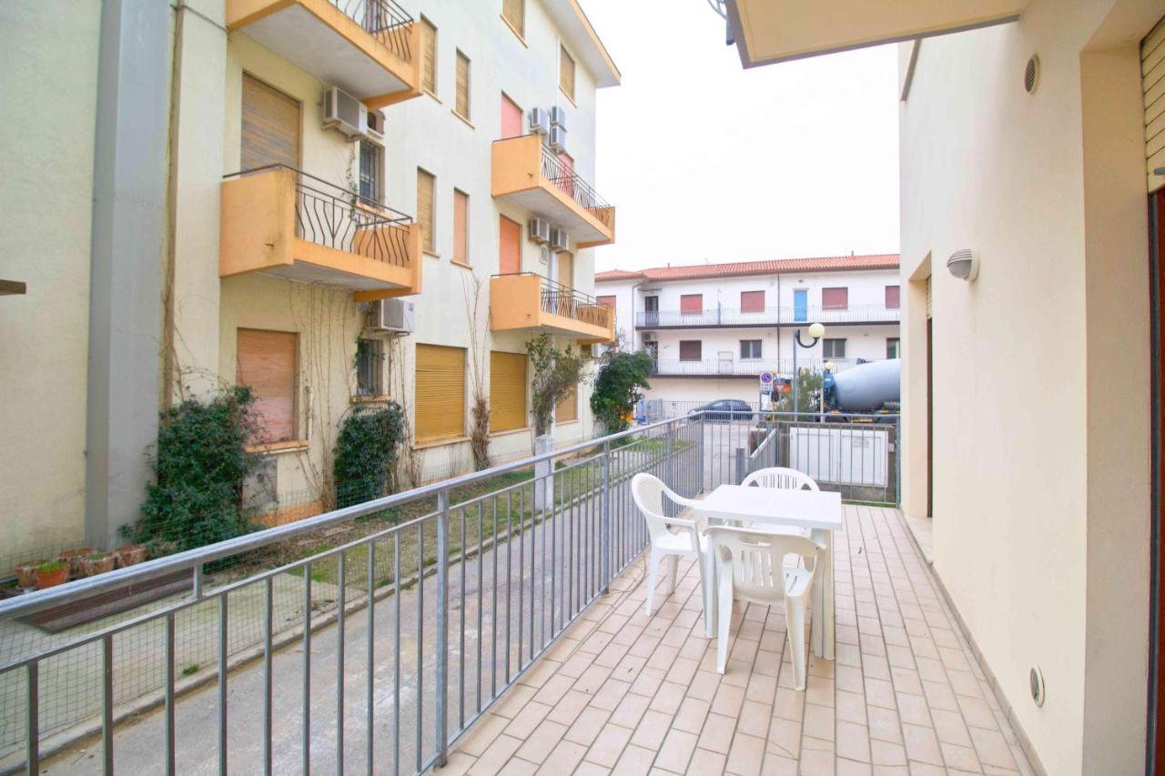 Condominio Carnelos Lido di Jesolo Exterior foto