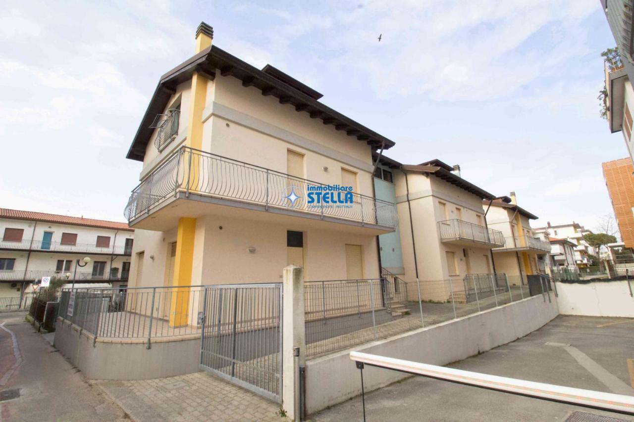 Condominio Carnelos Lido di Jesolo Exterior foto